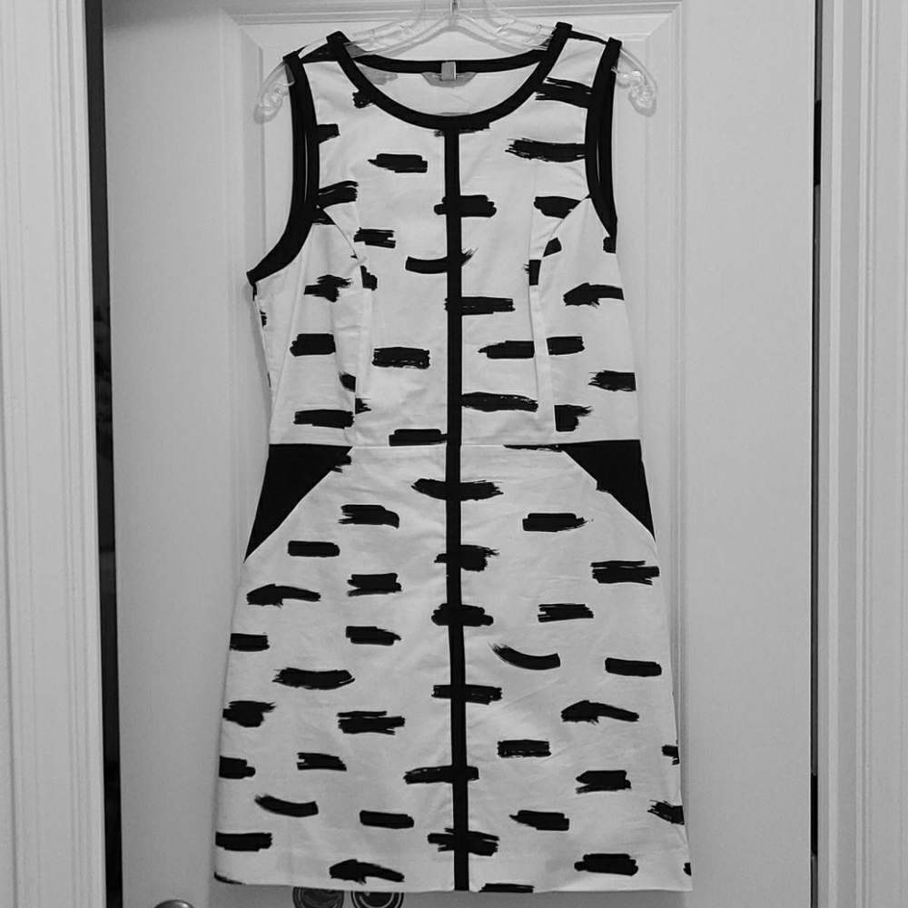 Black and white Banana Republic Dress